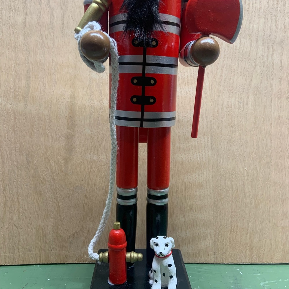 African American fire fighter nutcracker - Picture 5 of 6
